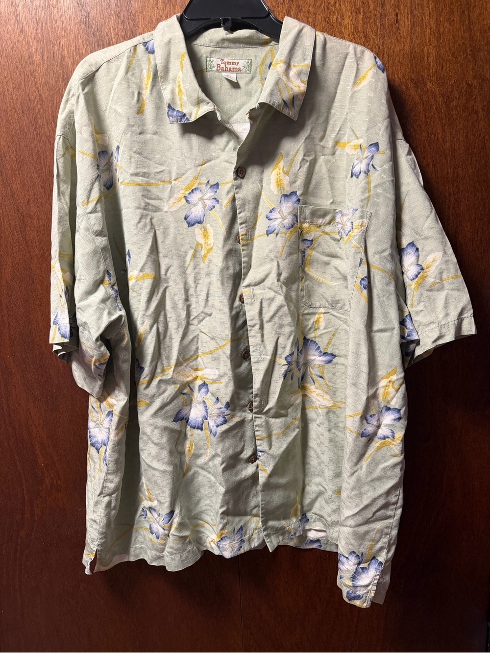 Tommy Bahama Light Green Floral Short-Sleeve Camp Shirt w/Blue Flowers 100% Silk